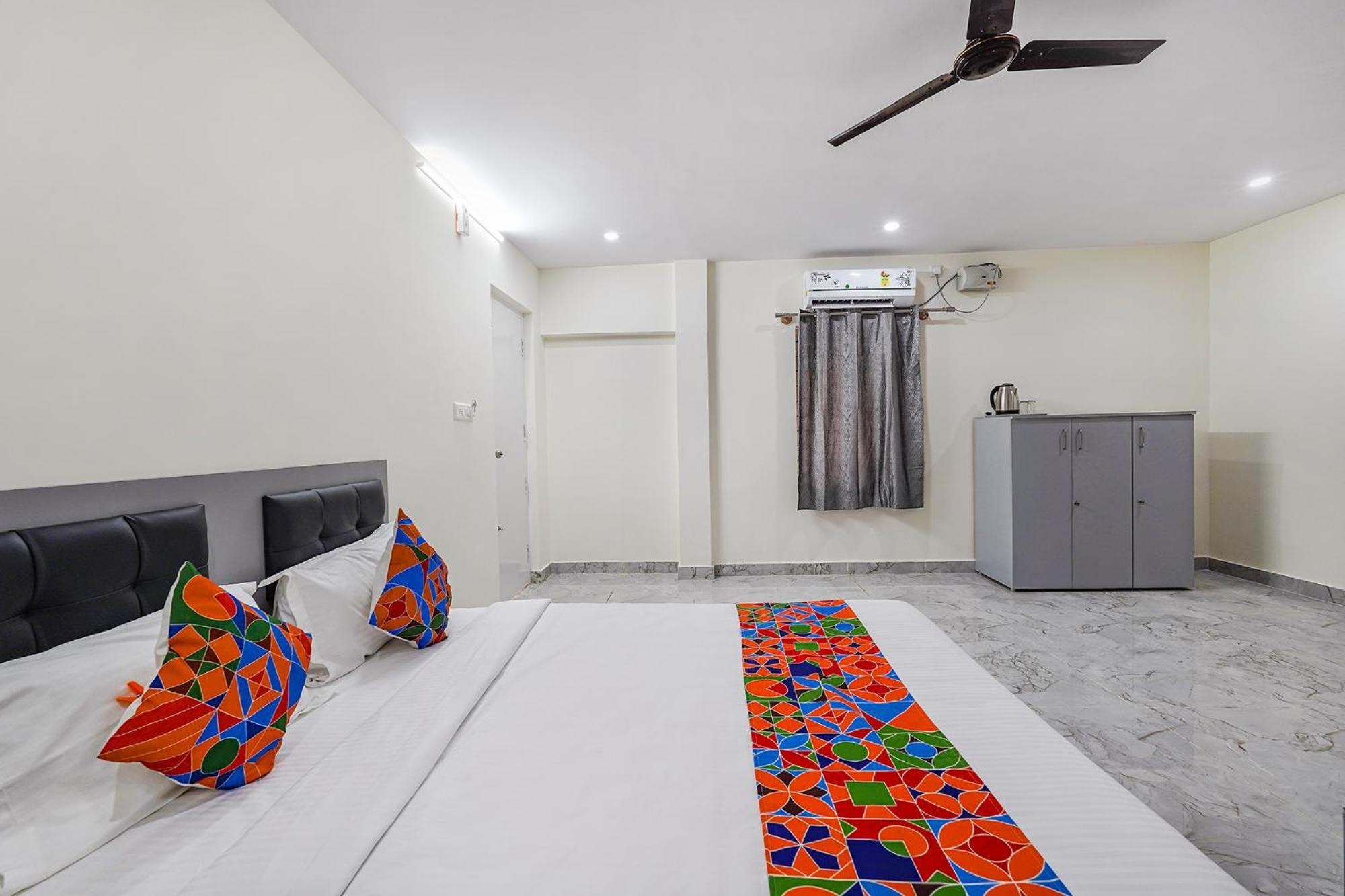 Ivory Pearl Hotel Bangalore Buitenkant foto