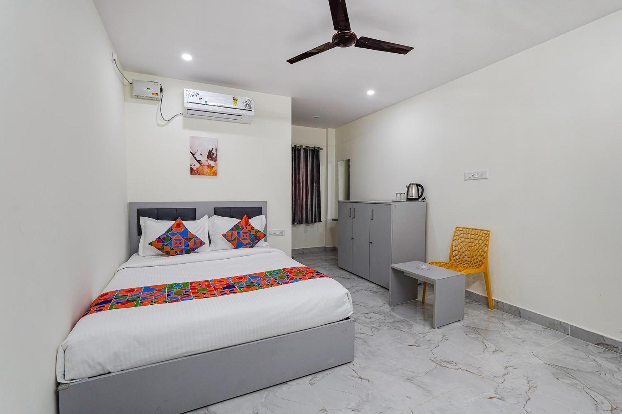 Ivory Pearl Hotel Bangalore Buitenkant foto