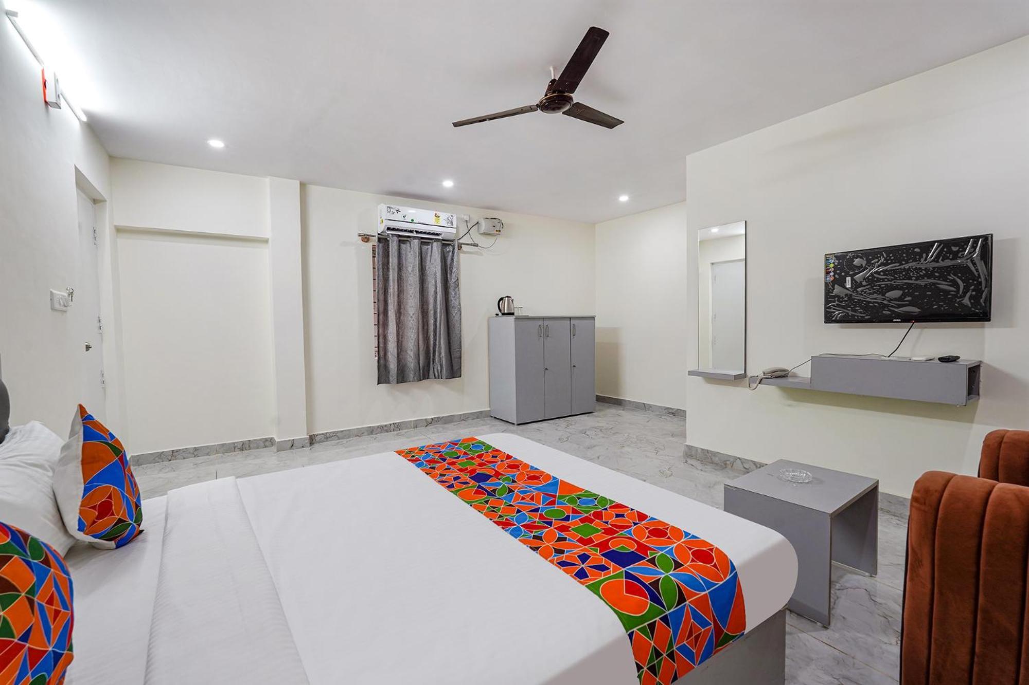Ivory Pearl Hotel Bangalore Buitenkant foto